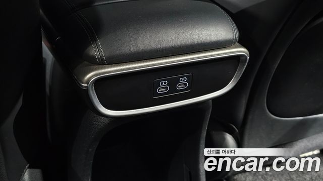 Genesis GV60 Standard AWD 2022 — фото 35