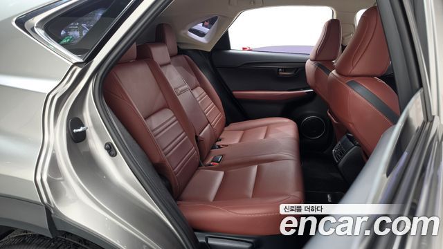 Lexus NX300h Supreme 2017 — фото 11