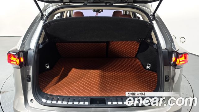 Lexus NX300h Supreme 2017 — фото 15
