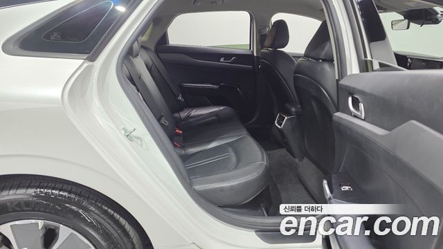Kia K5 Hybrid (III) Trendy 2023 — фото 12
