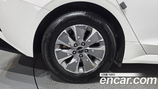 Kia K5 Hybrid (III) Trendy 2023 — фото 21