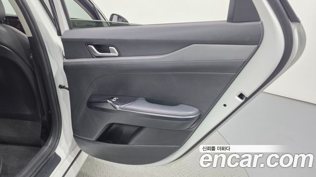 Kia K5 Hybrid (III) Trendy 2023 — фото 25