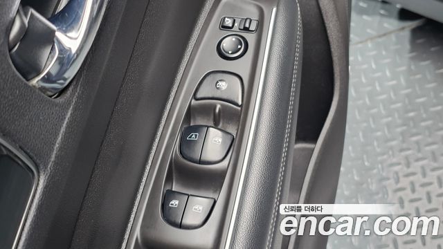 Renault Korea QM6 Diesel 2WD RE Signature 2017 — фото 17