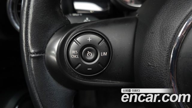 MINI Cooper 5Door HIGH 3rd 2016 — фото 17