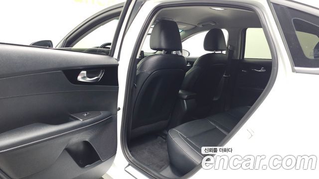 Kia K3 (II) 1.6 Prestige 2024 — фото 26