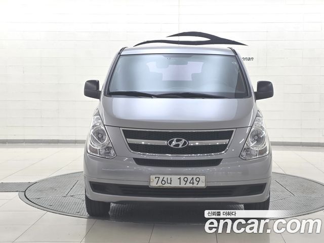 Hyundai Grand Starex 12-Seater Wagon CVX Deluxe