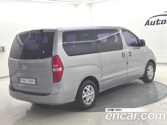 Hyundai Grand Starex 12-Seater Wagon CVX Deluxe 2015 — фото 4