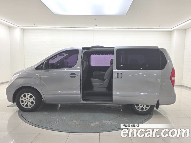 Hyundai Grand Starex 12-Seater Wagon CVX Deluxe 2015 — фото 6