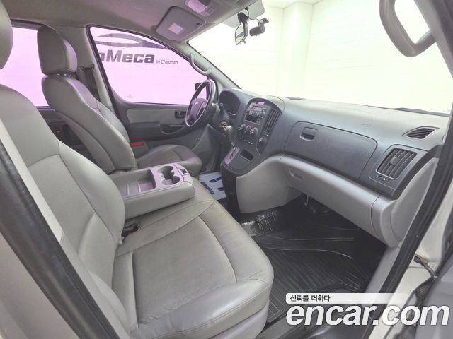 Hyundai Grand Starex 12-Seater Wagon CVX Deluxe 2015 — фото 15