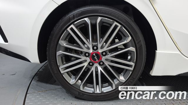 Kia K3 (II) 1.6 Turbo GT 5Door Signature 2022 — фото 5