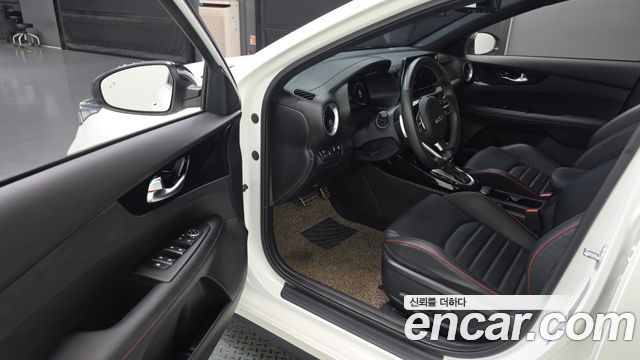 Kia K3 (II) 1.6 Turbo GT 5Door Signature 2022 — фото 10