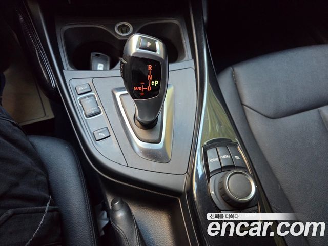 BMW 1 Series (F20) 118d Urban Pack1 5Dr 2014 — фото 15