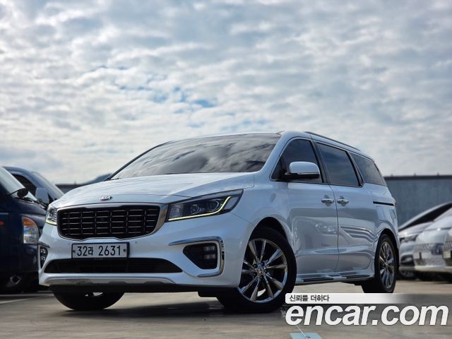 Kia Carnival 7-Seater Limousine President