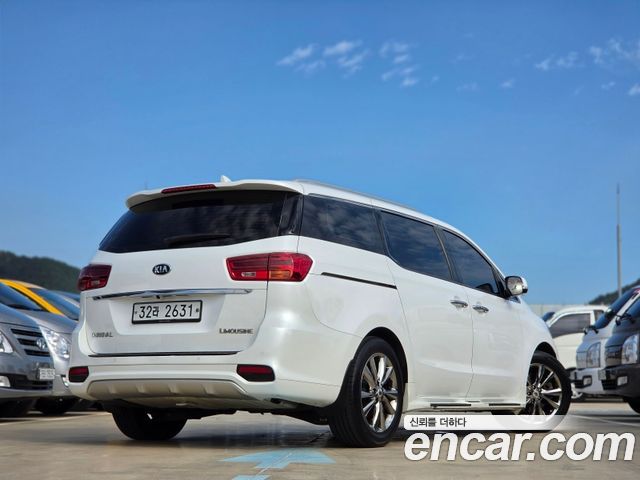 Kia Carnival 7-Seater Limousine President 2019 — фото 2