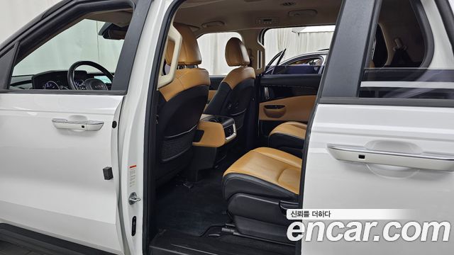 Kia Carnival (IV) Gasoline 9-Seater Prestige 2023 — фото 16