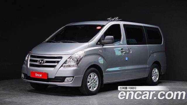 Hyundai Grand Starex 3-Seater VAN Modern