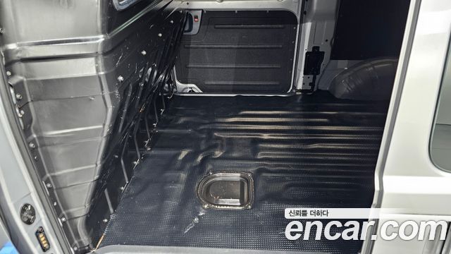 Hyundai Grand Starex 3-Seater VAN Modern 2018 — фото 17