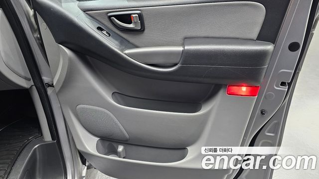 Hyundai Grand Starex 3-Seater VAN Modern 2018 — фото 24
