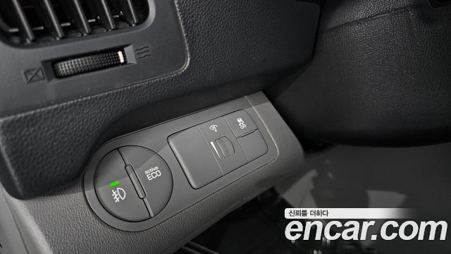 Hyundai Grand Starex 3-Seater VAN Modern 2018 — фото 27