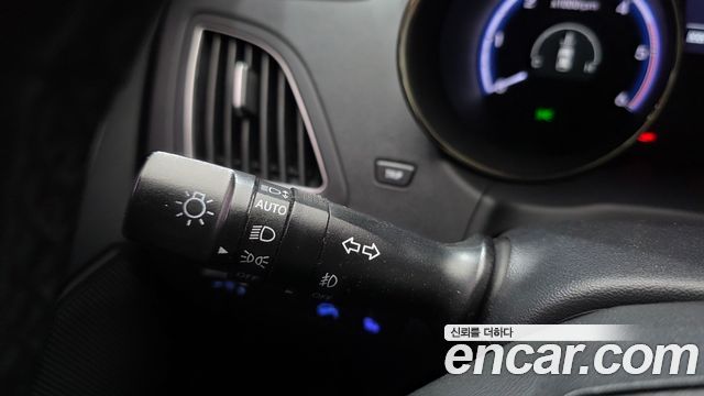 Hyundai Tucson ix Diesel 2WD LX20 Smart-Pack 2013 — фото 20