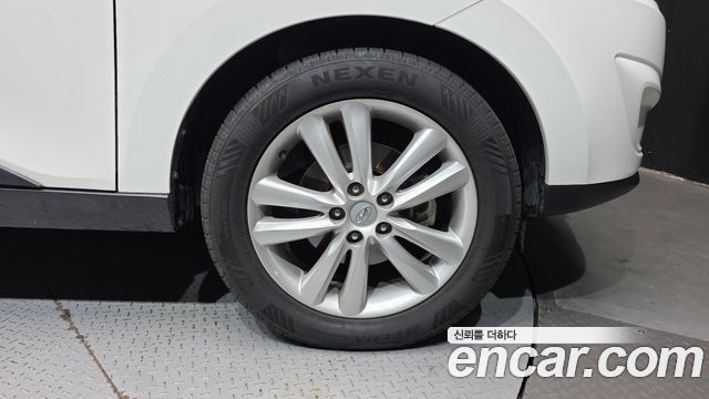 Hyundai Tucson ix Diesel 2WD LX20 Smart-Pack 2013 — фото 21