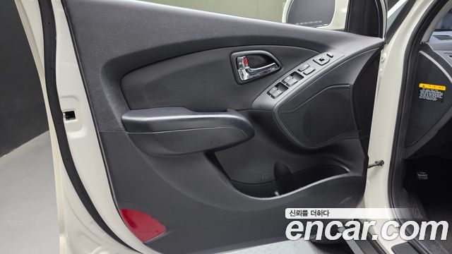 Hyundai Tucson ix Diesel 2WD LX20 Smart-Pack 2013 — фото 24