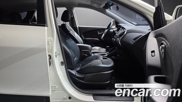 Hyundai Tucson ix Diesel 2WD LX20 Smart-Pack 2013 — фото 26