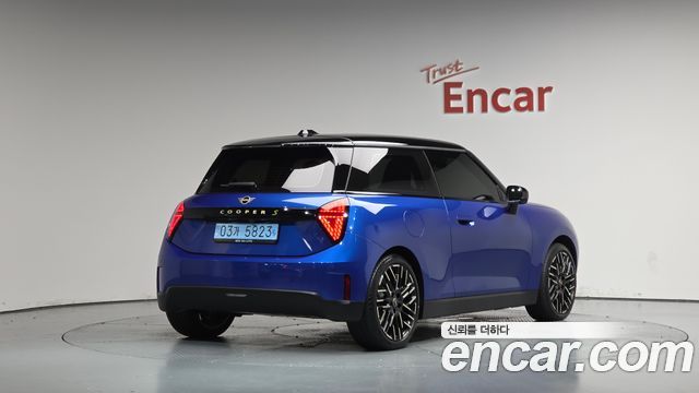 MINI Cooper Electric (IV) SE Favoured 2024 — фото 2
