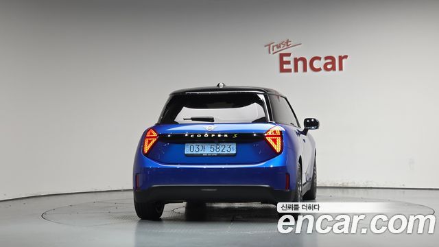 MINI Cooper Electric (IV) SE Favoured 2024 — фото 4