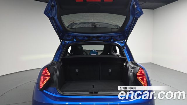 MINI Cooper Electric (IV) SE Favoured 2024 — фото 20