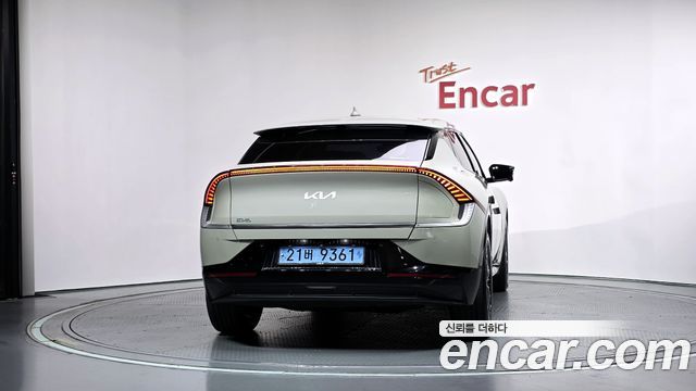Kia EV6 Standard Earth 2023 — фото 4