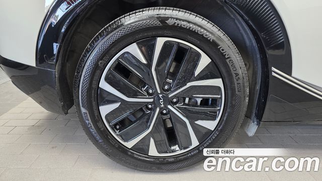 Kia EV6 Standard Earth 2023 — фото 5