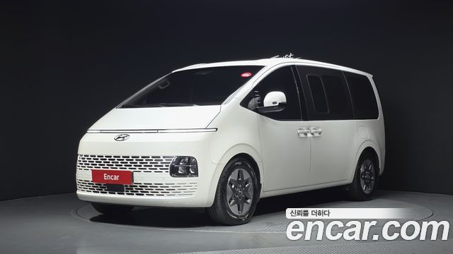 Hyundai Staria 4WD Tourer 9-Seater Modern