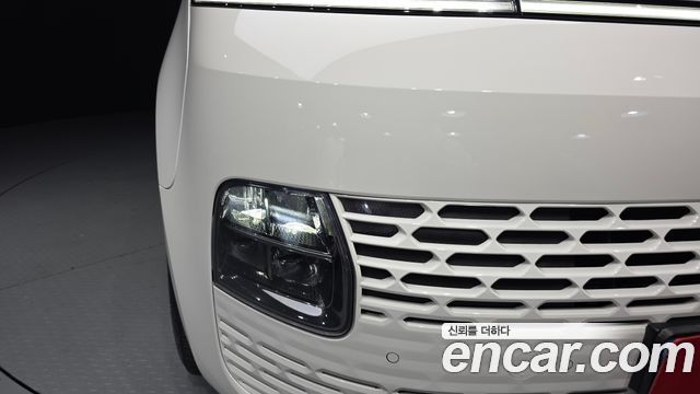 Hyundai Staria 4WD Tourer 9-Seater Modern 2022 — фото 22