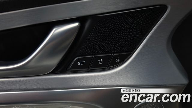 Genesis G70 2.0T Supreme 2018 — фото 22