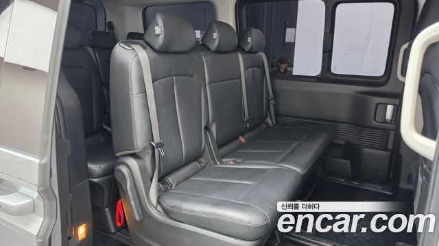 Hyundai Staria L3.5 Tourer 11-Seater Modern 2023 — фото 15