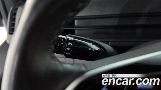 Hyundai Staria L3.5 Tourer 11-Seater Modern 2023 — фото 19