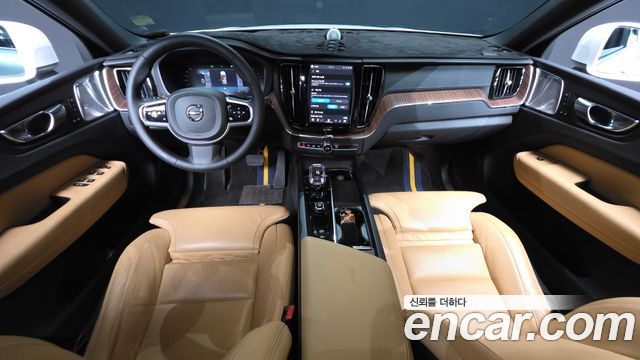 Volvo XC60 (II) B5 Ultra Bright 2025 — фото 7