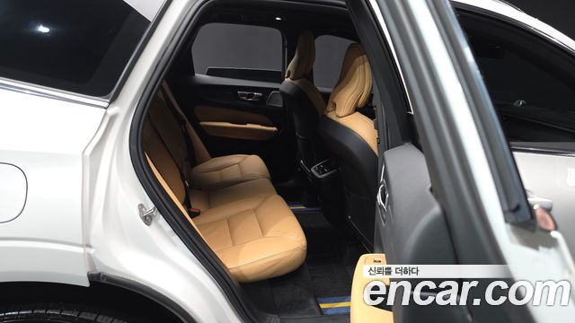 Volvo XC60 (II) B5 Ultra Bright 2025 — фото 12