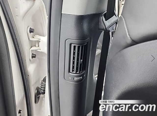 Hyundai Santa Fe (DM) Diesel(e-VGT) 2.0 2WD Morden 2013 — фото 17