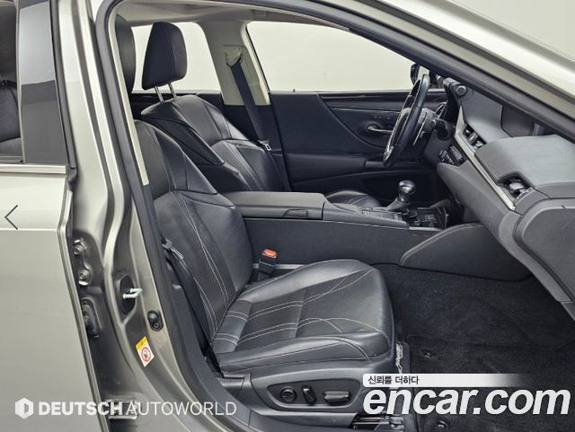 Lexus ES300h (VII) Luxury 2019 — фото 10