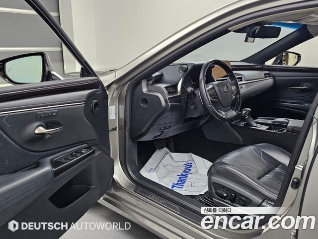 Lexus ES300h (VII) Luxury 2019 — фото 15