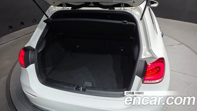 Mercedes-Benz A-Class (W177) A220 Hatchback 2021 — фото 30