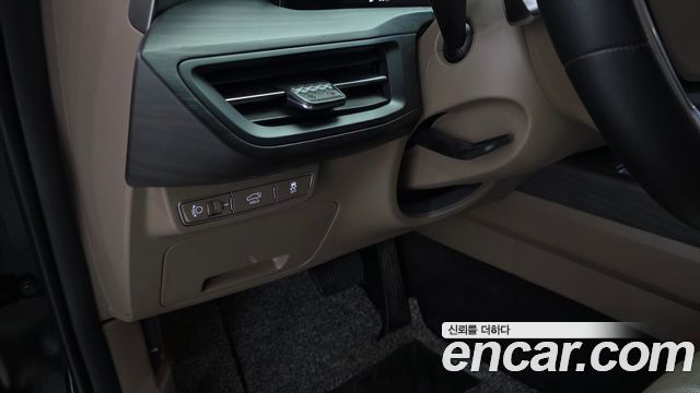 Kia K8 2.5 Gasoline 2WD Noblesse 2023 — фото 14
