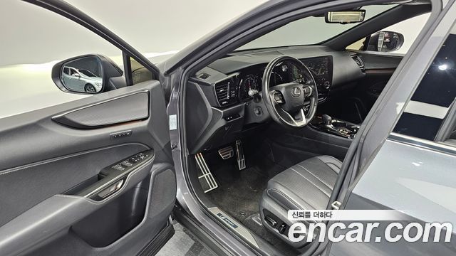 Lexus NX450h+ (II) F-Sport 2025 — фото 10
