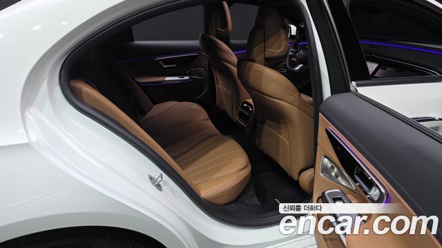 Mercedes-Benz E-Class (W214) E300 4MATIC AMG Line 2026 — фото 11