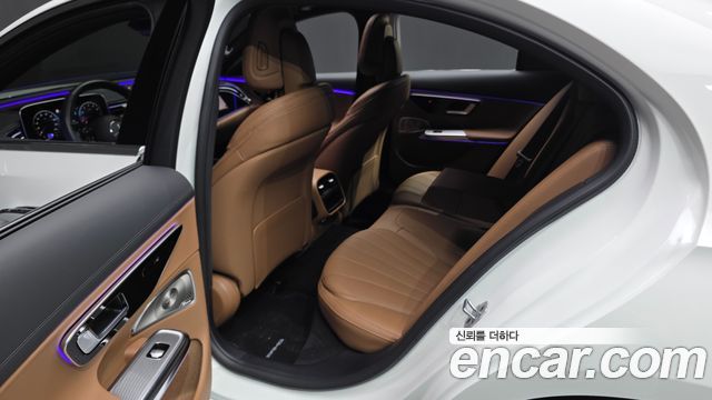 Mercedes-Benz E-Class (W214) E300 4MATIC AMG Line 2026 — фото 12