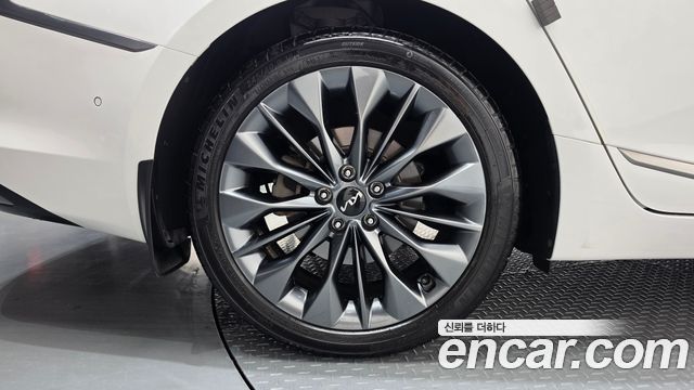 Kia K8 2.5 Gasoline 2WD Signature Special 2023 — фото 5