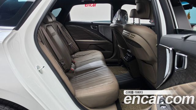 Kia K8 2.5 Gasoline 2WD Signature Special 2023 — фото 11