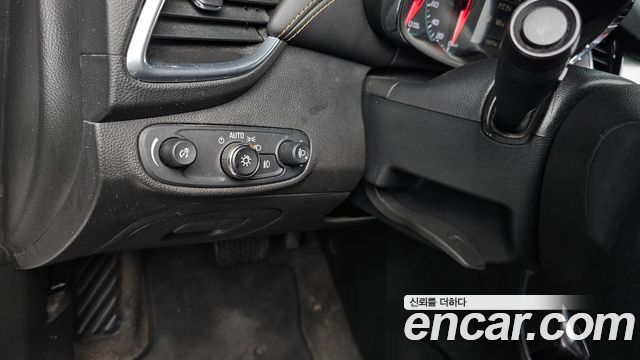 Chevrolet Trax 1.4 Premier 2018 — фото 18